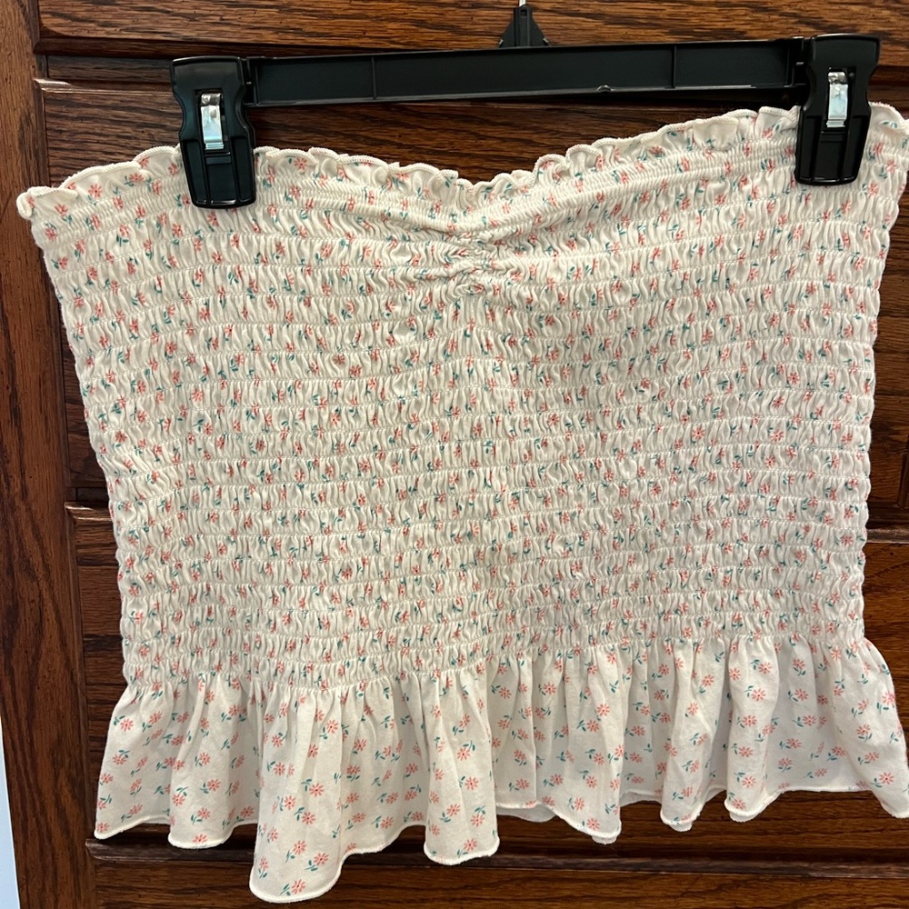 American Eagle Smocked floral strapless top